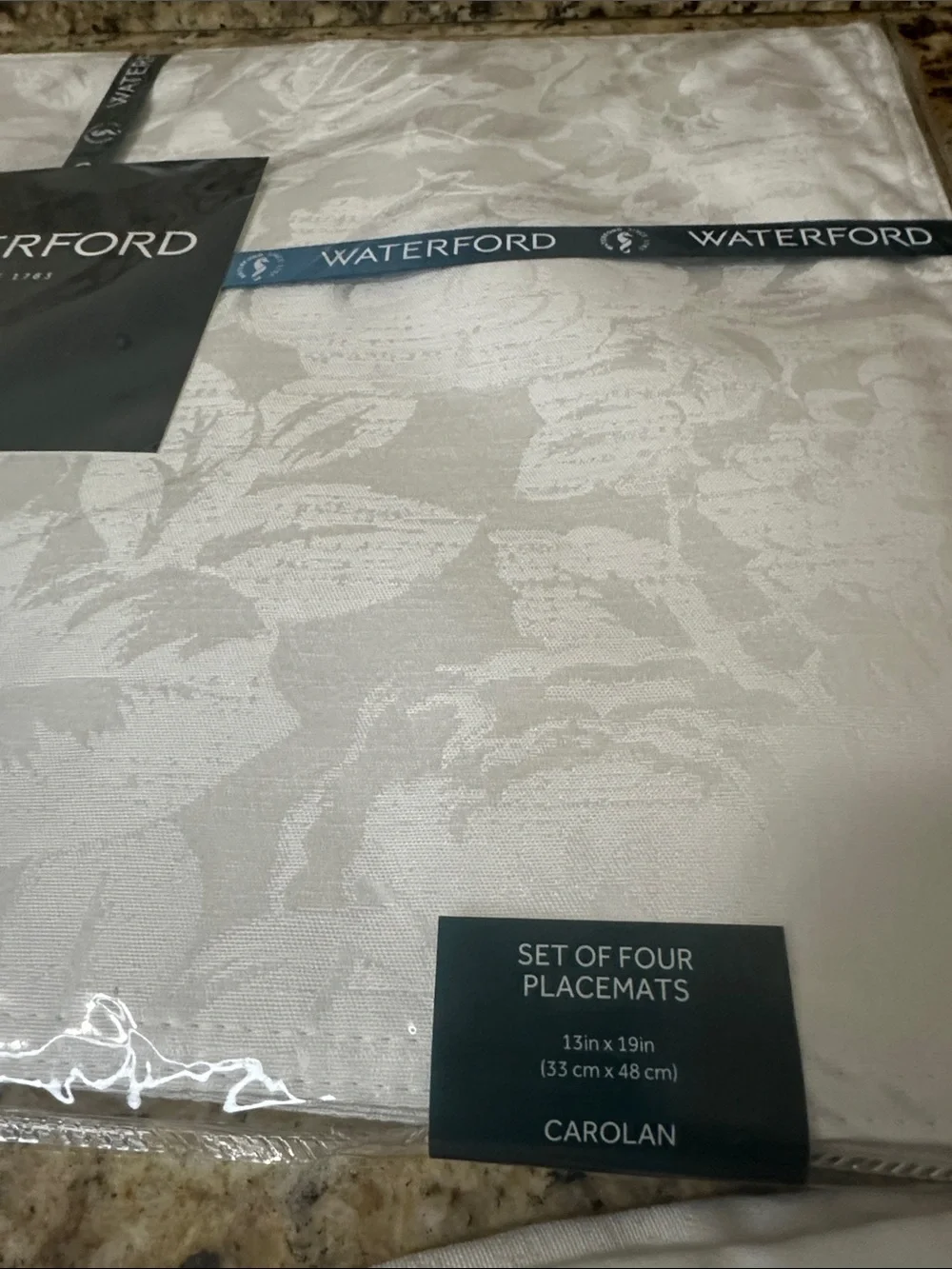 🎈New🎈Waterford Carolan White Set of Four Placements and Set of Four Napkins